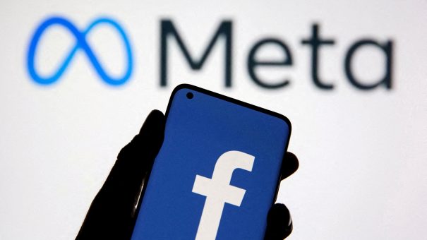 Un tribunal de Moscou a rejeté lundi l'appel de Meta, maison-mère de Facebook, contre son classement comme "organisation extrémiste" par les autorités russes. /Photo d'archives/REUTERS/Dado Ruvic